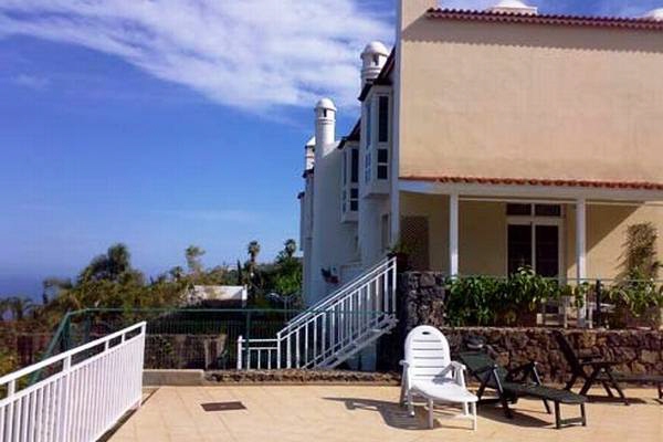 Terrace at the pool with views to the sea