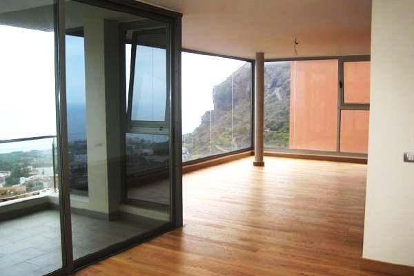 Livinga area with lovely views over San Juan and the sea