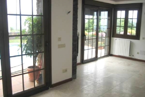 Alternative: living area with access to the terrace