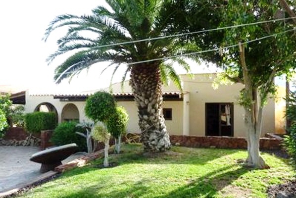 villa in Arona