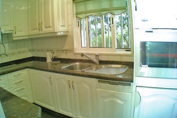 Kitchen with qualitative electric devices