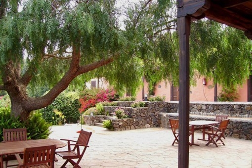 Large terrace with plenty space for seating