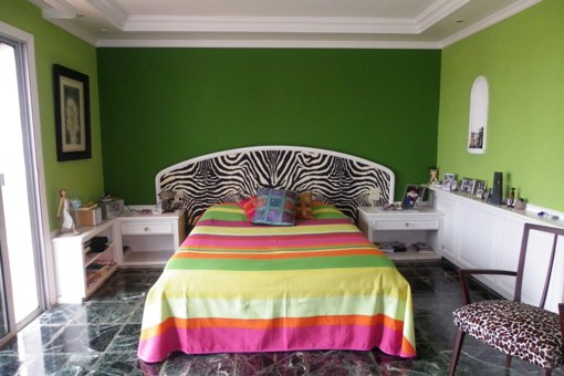 Bedroom with exit to the garden