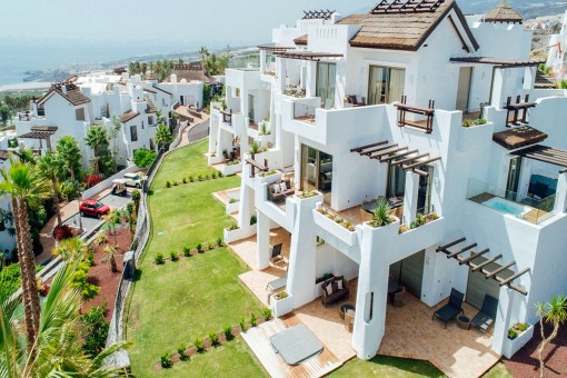 Luxurious newly built apartment with garden directly on the golf course Abama