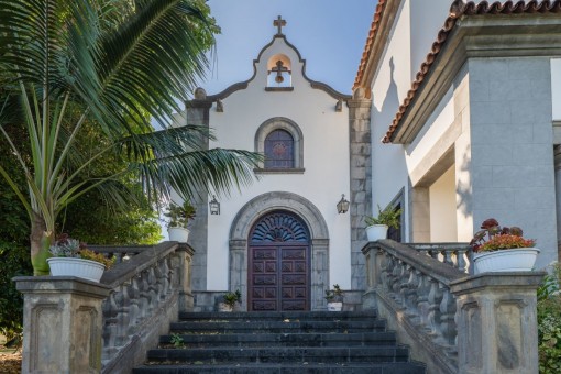 Access to the chapel