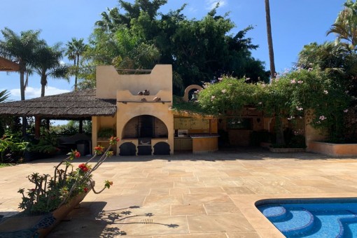 Exterior barbecue area
