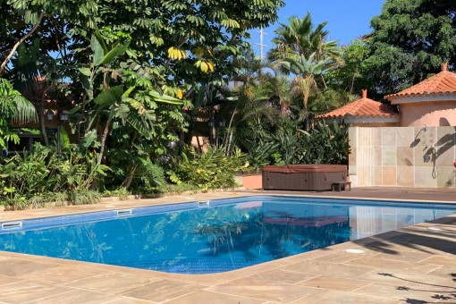 Pool area