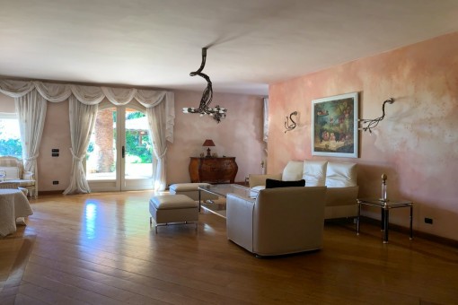 Noble living area