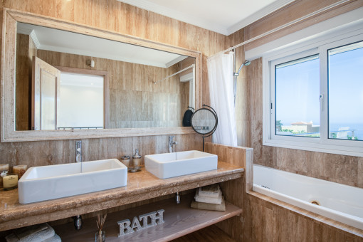 Bathroom with bath tub