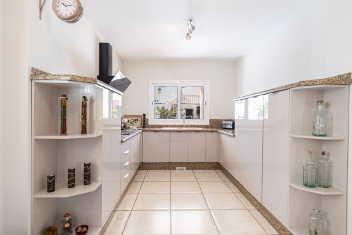Fully equipped kitchen