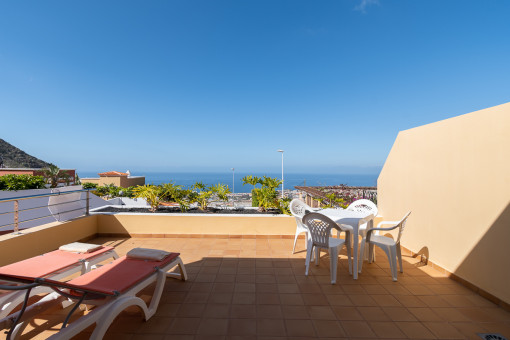 Charming terraced house with spectacular sea views in Roque del Conde