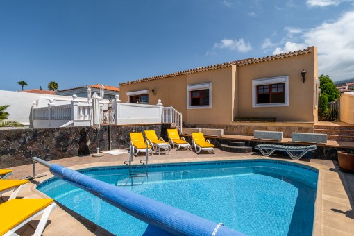Beautiful house with pool in Callao Salvaje
