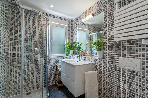 One of 3 bathrooms