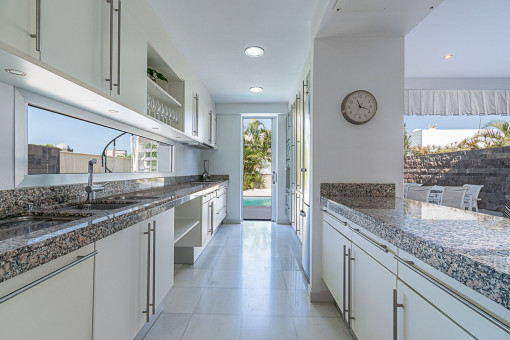 Large and modern kitchen