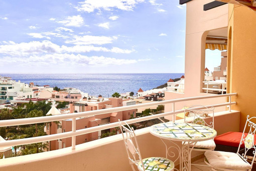 Exclusive apartment with ocean views in the heart of La Caleta
