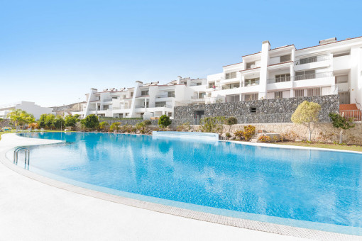 Community pool