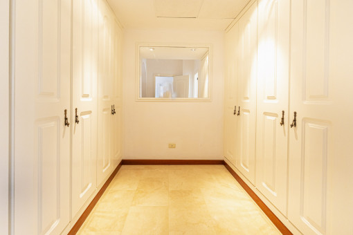 Walk-in wardrobe