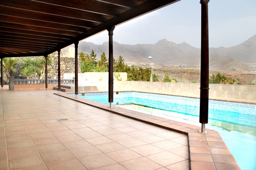 Wonderful views to the mountains from the terrace