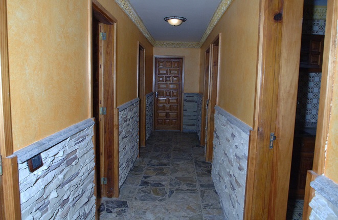 Passage to the toilets